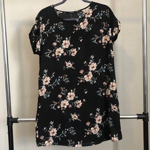 FOREVER 21 | Small black floral t-shirt dress